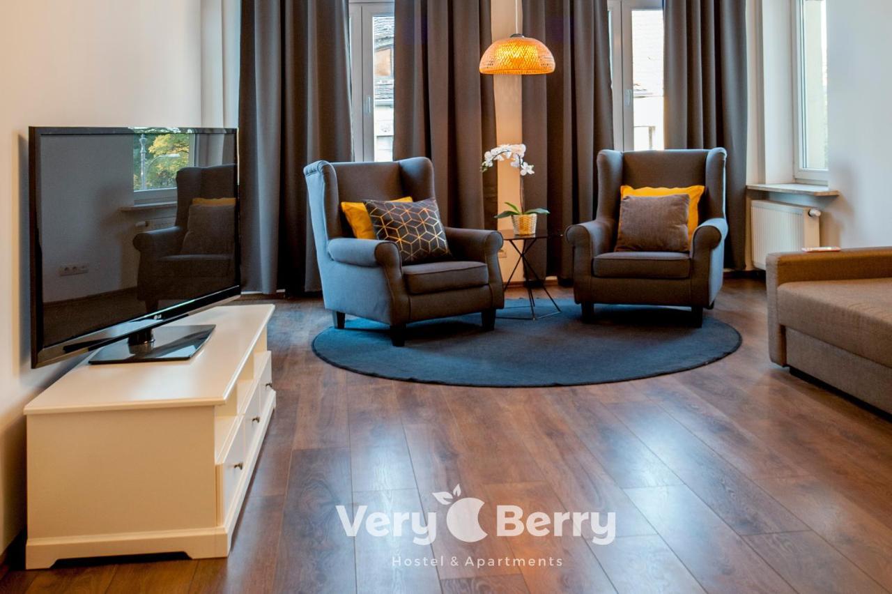 Very Berry - Garbary 27 - Apartament Z Balkonem, Old City, Check In 24h Apartment *